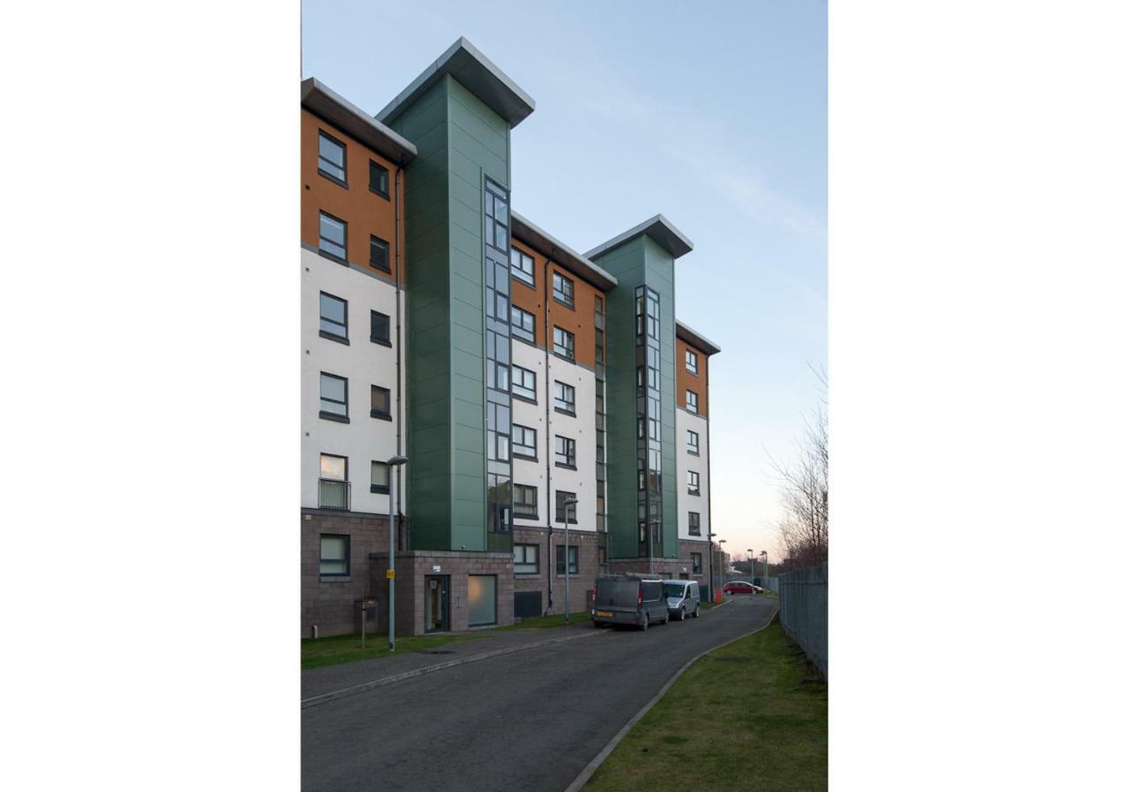 The Lochend Park View Residence Edinburgh Exterior photo
